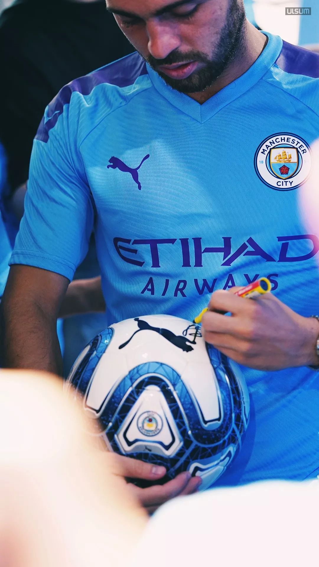 华体会APP关于广州队发布备战花絮，今晚迎来里程碑，社区盾任务艰巨，训练强度明显提升的信息