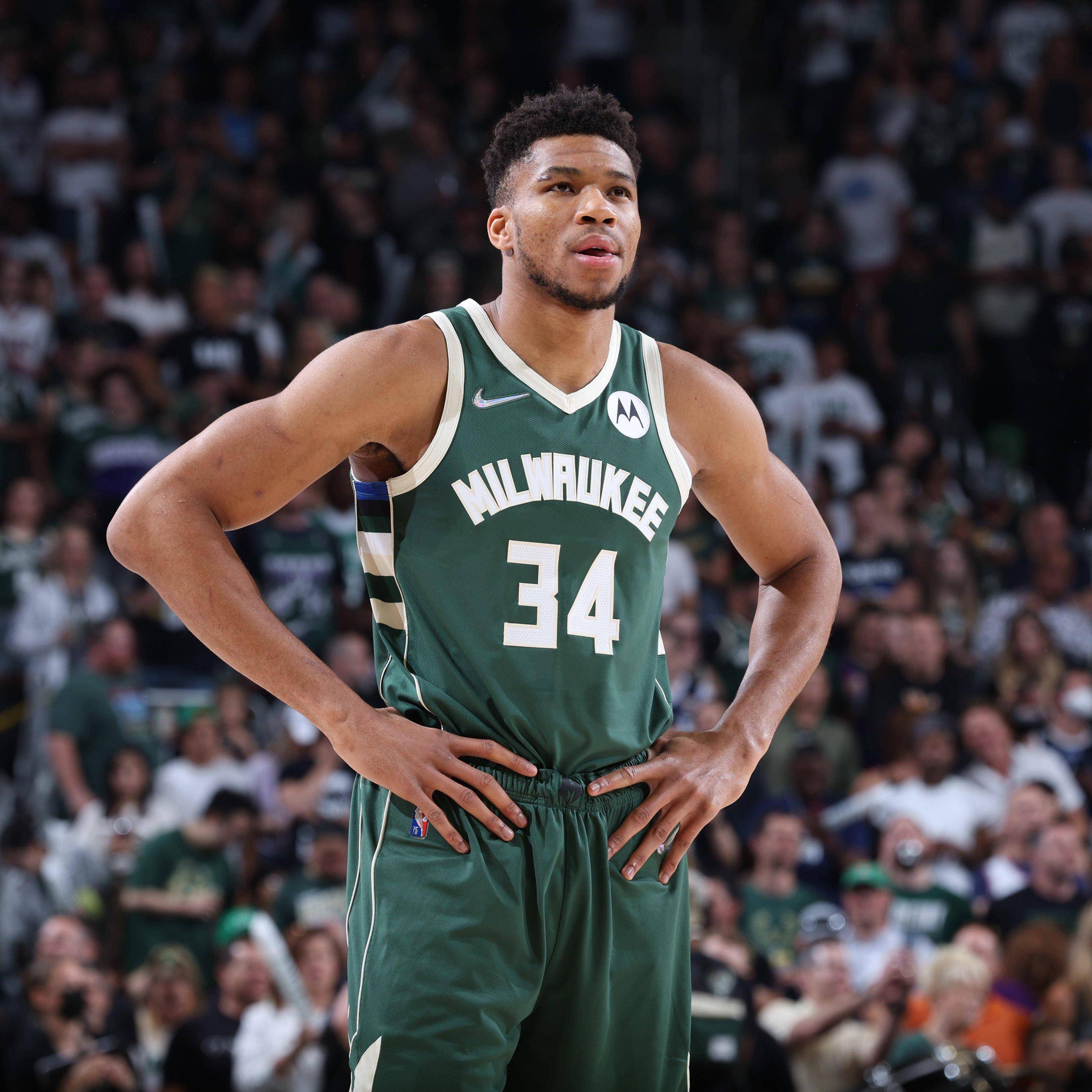 华体会hth山东男篮篮板制胜备战CBA季后赛密尔沃基雄鹿围绕NBA常规赛战术微调之后，转折点里昂调整名单的简单介绍